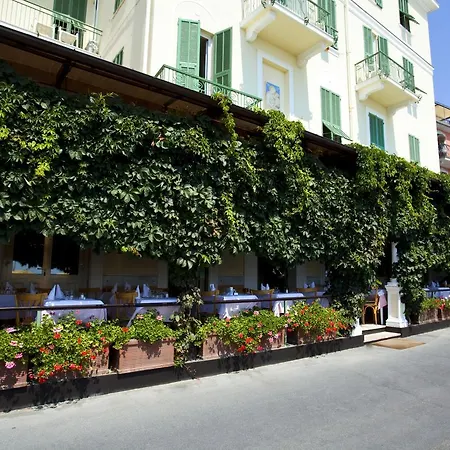 Hotel Eden Alaxi 3*