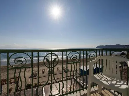 Eden Alaxi Hotell 3*