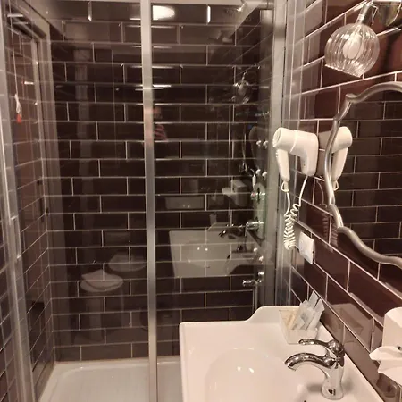 Eden Alaxi Hotell 3*