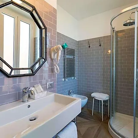 Eden Alaxi Hotel