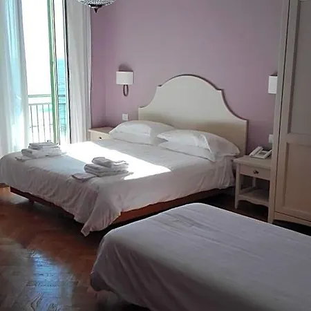 Eden Alaxi Hotel 3*