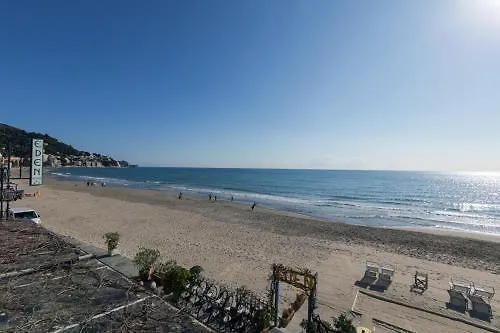 Hotel Eden Alaxi 3*