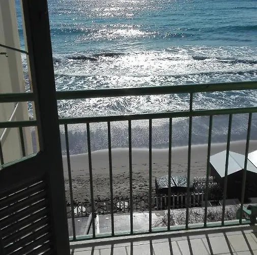 Eden Alaxi Отель