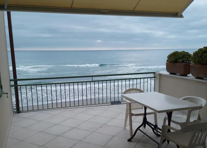 Eden Alaxi Алассио