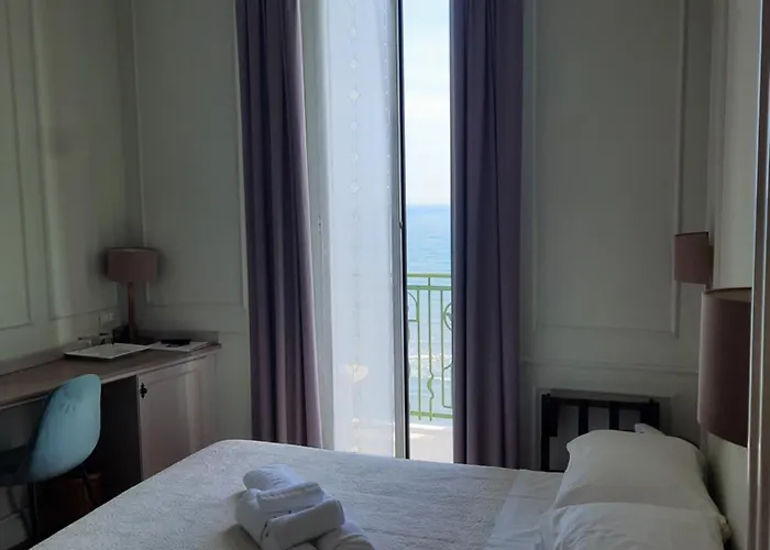 Eden Alaxi Отель 3*