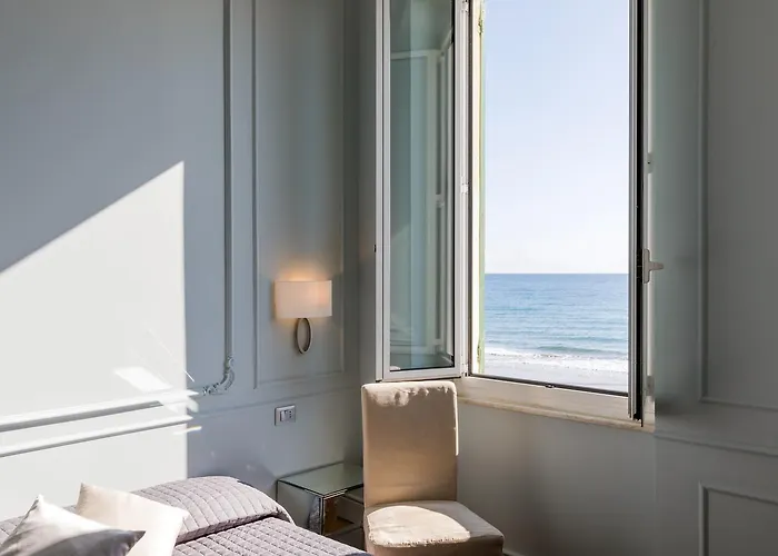 Отель Eden Alaxi 3*